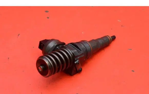 Volkswagen Golf IV Fuel injector 038130073AQ