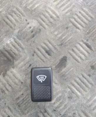 Subaru Legacy Windscreen/window heater switch