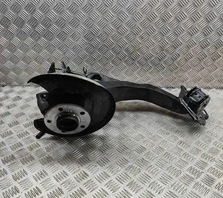 BMW 2 F44 Rear wheel hub 8842880 6891921