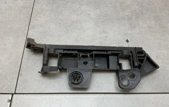 Opel Zafira C Front bumper mounting bracket 13356870