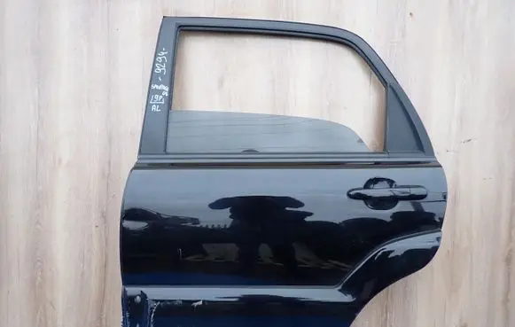 KIA Sportage Rear door 