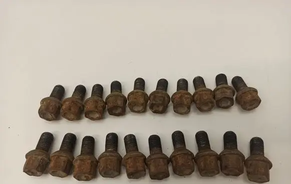 Mercedes-Benz COMPAKT W115 Nuts/bolts 
