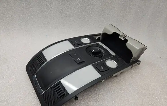 Audi A6 S6 C6 4F Front seat light 4F0947135BT