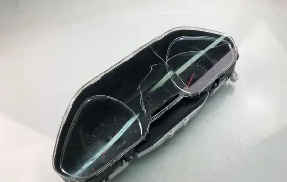 Peugeot 208 Speedometer (instrument cluster) 9801904080