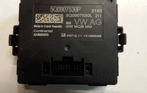 Volkswagen Golf VII Gateway control module 5Q0907530P 5Q0907530L A2C86263401B