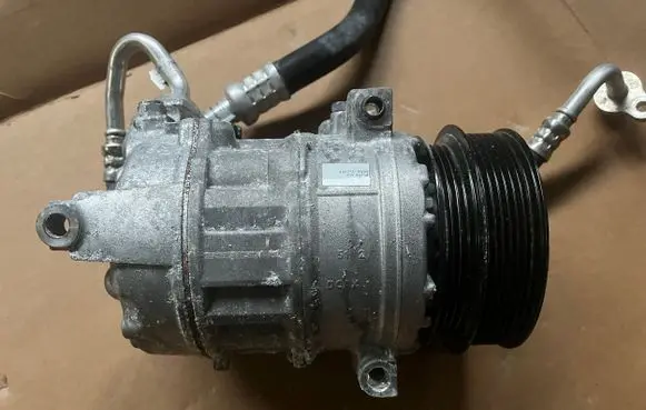 Volvo XC90 Air conditioning (A/C) compressor (pump) 32275743