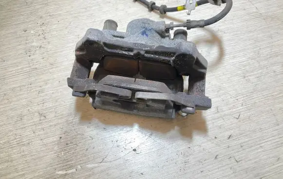 Volvo XC40 Front brake caliper 31474664