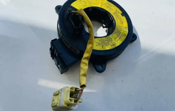 Mazda Premacy Airbag slip ring squib (SRS ring) z104110030