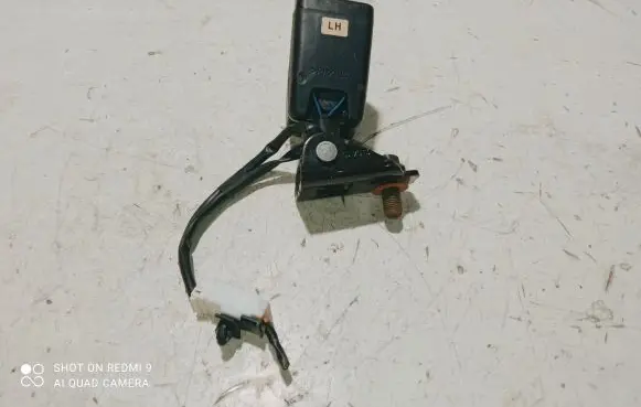 KIA Ceed Middle seatbelt buckle (rear) 