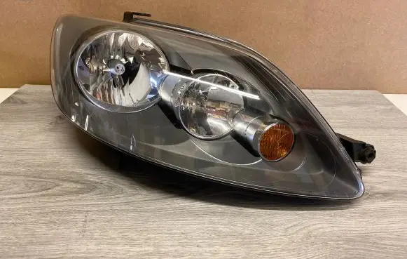 Volkswagen Golf Plus Headlight/headlamp 5M1941006B 1EE24701302
