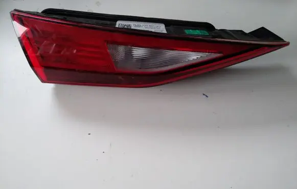 Audi A3 8Y Tailgate rear/tail lights 8Y0945075