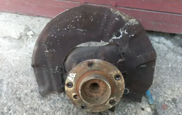 BMW 5 E60 E61 Front wheel hub