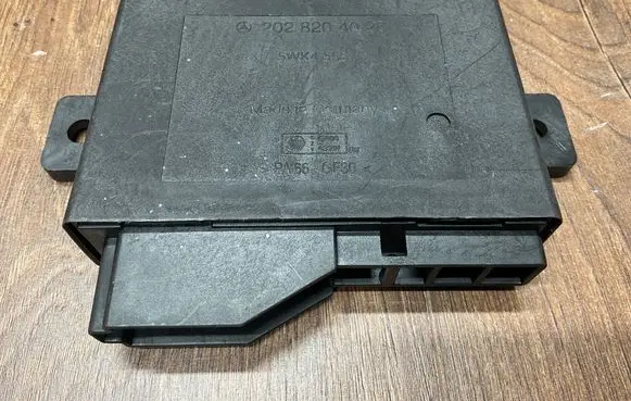 Mercedes-Benz C W202 Other control units/modules 2028204026