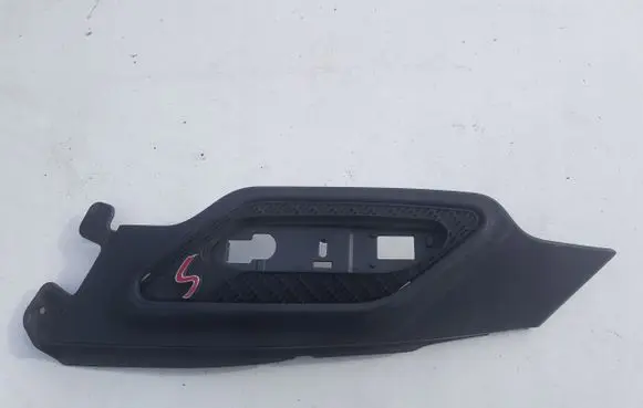 Mini Cooper Countryman R60 Front arch trim 
