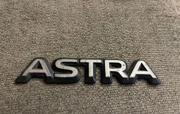 Opel Astra F Manufacturers badge/model letters 