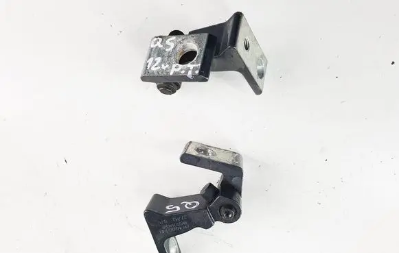 Rear door hinge set