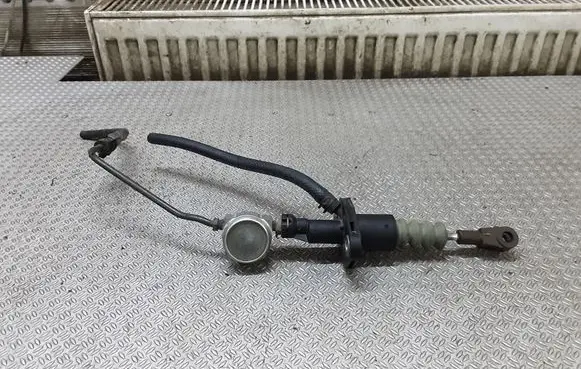 Saab 9-5 Clutch master cylinder 90578481