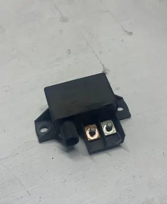 Mercedes-Benz E W211 Charging relay A0025426419 12V100A 0332002167