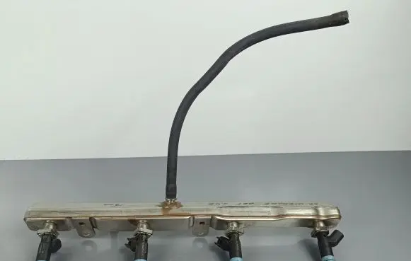Jeep Grand Cherokee Fuel main line pipe 