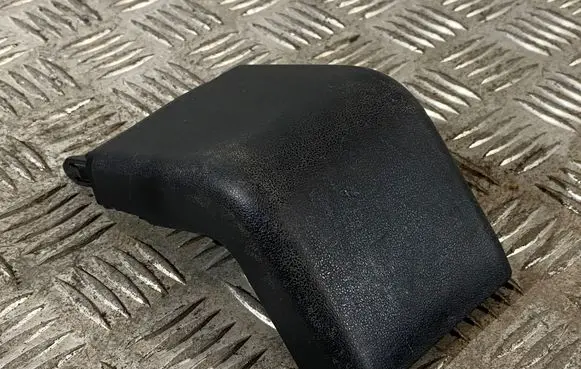 Toyota RAV 4 (XA40) Rear seat rail trim cover 7996542040