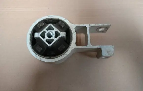 Ford Mustang Mach-E Engine mount bracket LJ93-6P082-BA