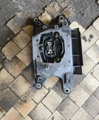Audi A4 S4 B8 8K Engine mounting bracket 8k0399263k