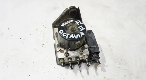 Skoda Octavia Mk2 (1Z) ABS Pump