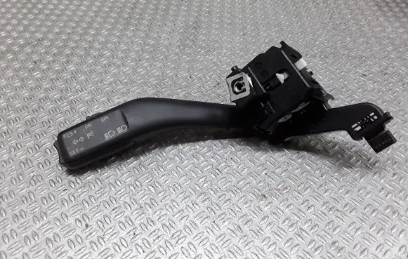 Volkswagen Touran I Indicator stalk 1K0953513A