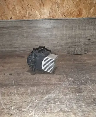 Renault Twingo II Heater blower motor/fan resistor