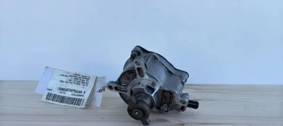 Audi A3 S3 8P Vacuum pump 07K145100B