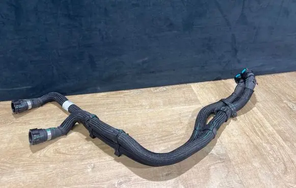 Land Rover Range Rover Evoque L551 Engine coolant pipe/hose L8D28D156AC