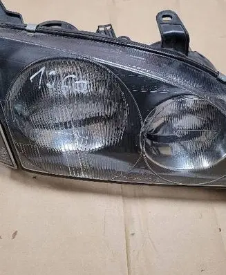 Toyota Avensis T220 Headlight/headlamp 54533365