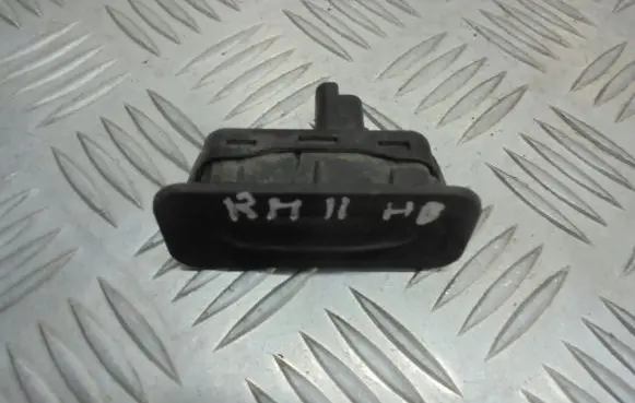 Renault Megane II Tailgate/boot open switch button 