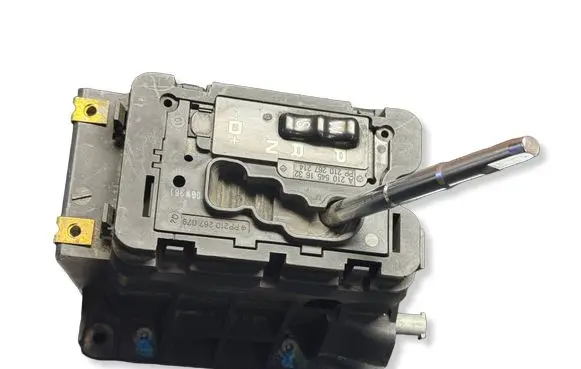 Mercedes-Benz E W210 Gear shifter/selector A2105451632 210267214