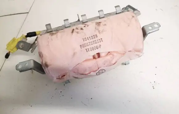 Lexus IS 220D-250-350 Passenger airbag 8214053010
