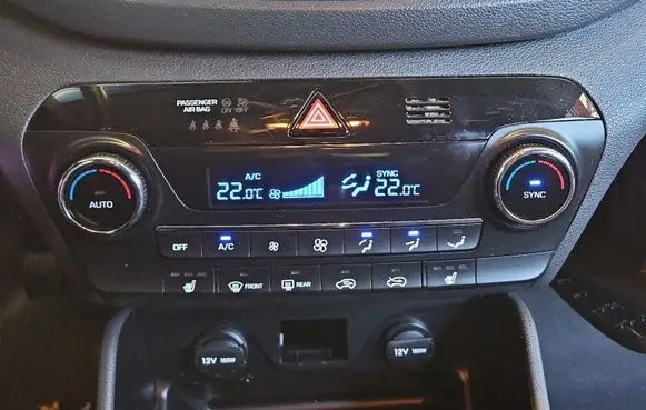 Hyundai Tucson TL Climate control/heater control trim 97250-D7231 IMPRK1507324