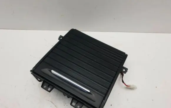 Cup holder front