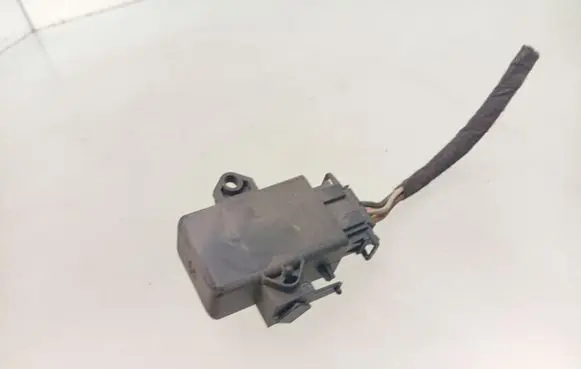 Volkswagen Transporter - Caravelle T5 Seat heating relay 1K0959772