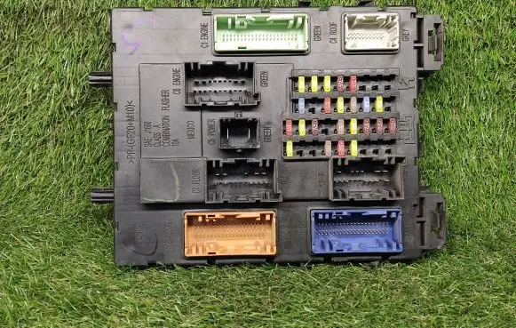 Ford Focus Power management control unit F1FT14A073GD