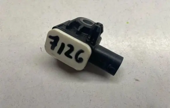 Mercedes-Benz ML W166 Airbag deployment crash/impact sensor 1668210151 A1668210151
