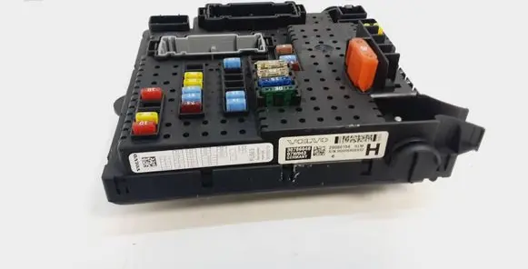 Volvo XC90 Fuse module 30786646