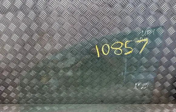Volkswagen Up Front door window glass four-door 1S4845201C
