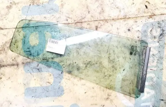 Opel Zafira A Rear vent window glass 