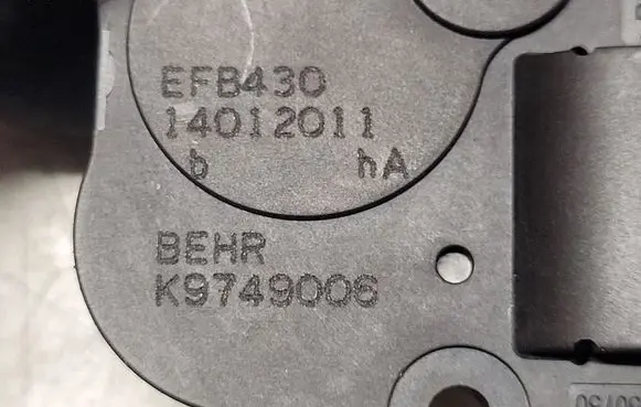 Audi A4 S4 B8 8K Air flap motor/actuator EFB430 K9743006