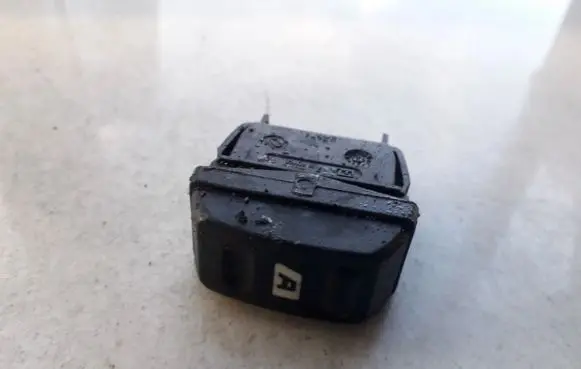 Citroen Xsara Picasso Electric window control switch 22681