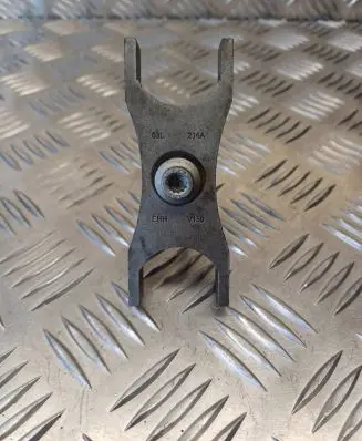 Seat Altea Fuel Injector clamp holder 03L216A