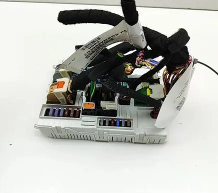 Peugeot 308 Fuse module 9849163880 28781610