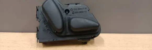 Mercedes-Benz E W210 Seat control switch 2108213751 03463810