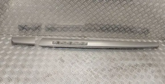 Toyota RAV 4 (XA40) Panel trim 5541242070 55412H410L
