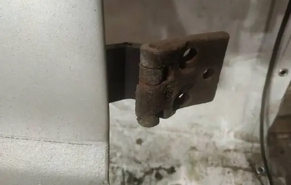 Peugeot Boxer Front door upper hinge 